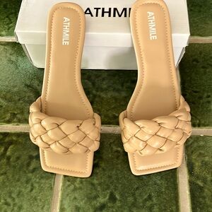Braided women’s sandals Size 11